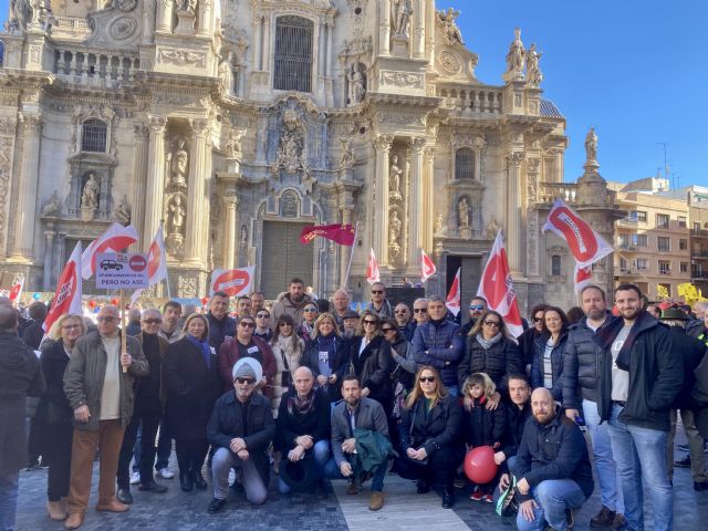 VOX acude a la manifestación en contra del Plan de Movilidad - 1, Foto 1