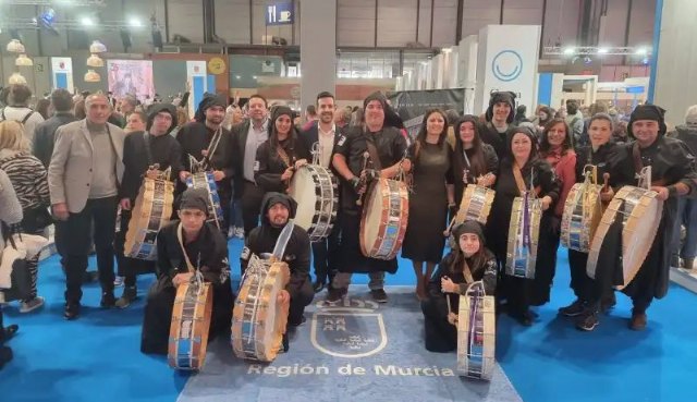 12 tamboristas de Mula recrean La Noche de los Tambores en FITUR - 1, Foto 1