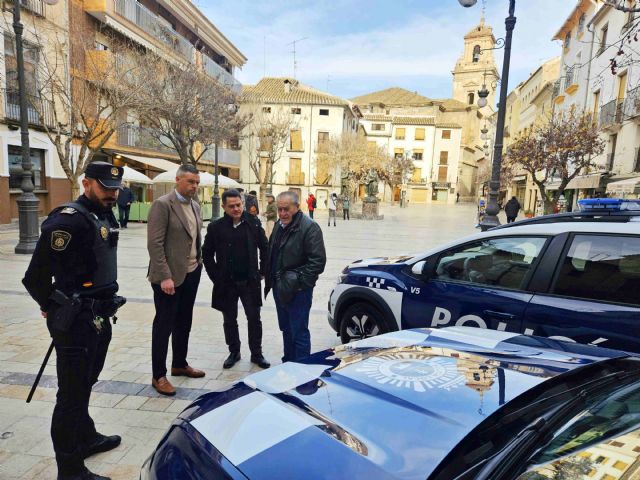 La Policía Local de Caravaca continúa mejorando sus medios materiales con la incorporación de dos vehículos híbridos - 1, Foto 1