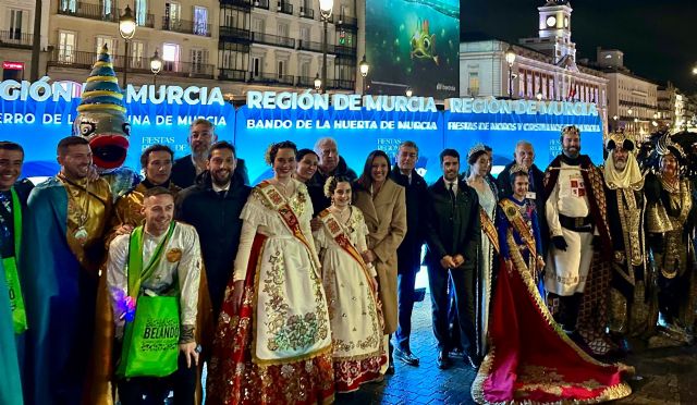 Las fiestas de la ciudad de Murcia lucen en el centro de Madrid para promocionar conmemorar el 1.200 aniversario de la fundación - 1, Foto 1