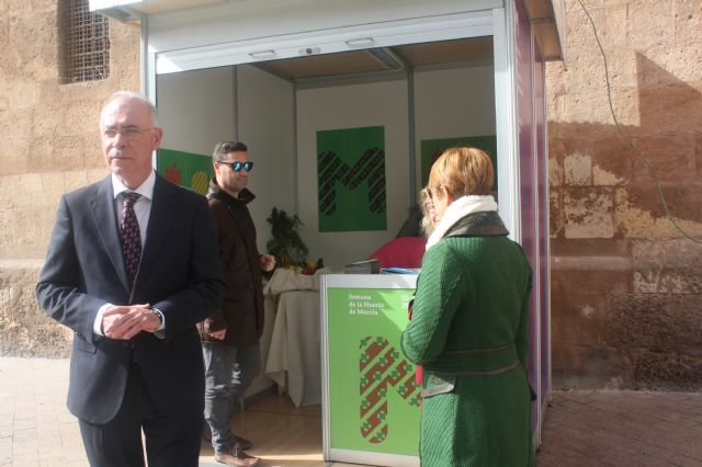 Navarro Corchón inaugura el stand informativo de la Semana de la Huerta - 1, Foto 1