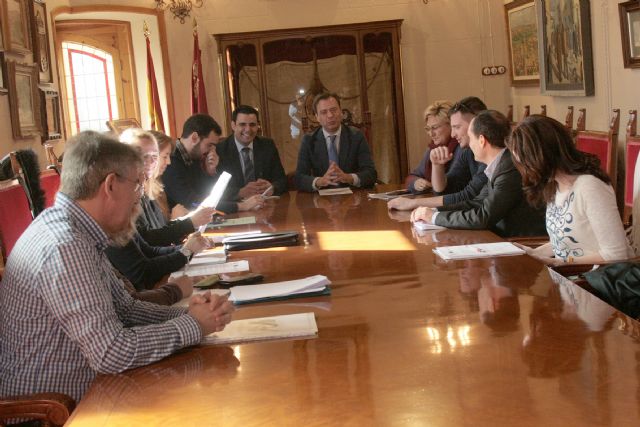 El director del SEF se reúne en Yecla con Marcos Ortuño - 1, Foto 1