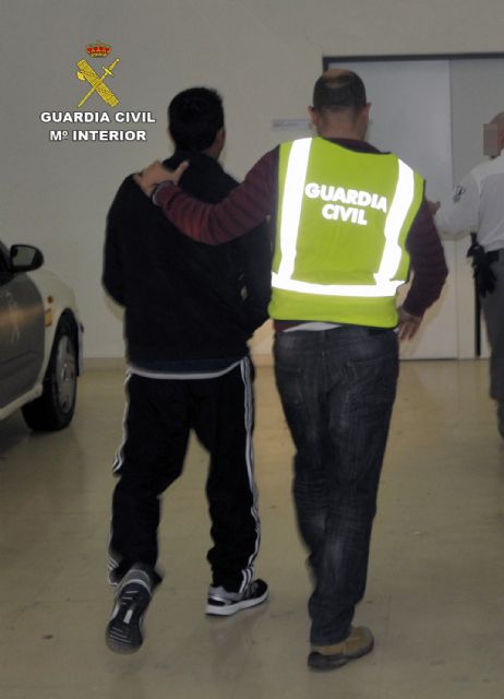 La Guardia Civil esclarece una grave agresión a una persona en un parque infantil de Cieza - 2, Foto 2