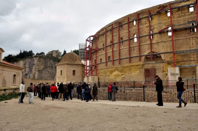 El ayuntamiento muestra a los Amigos del Museo Arqueológico las excavaciones del Anfiteatro - 2, Foto 2