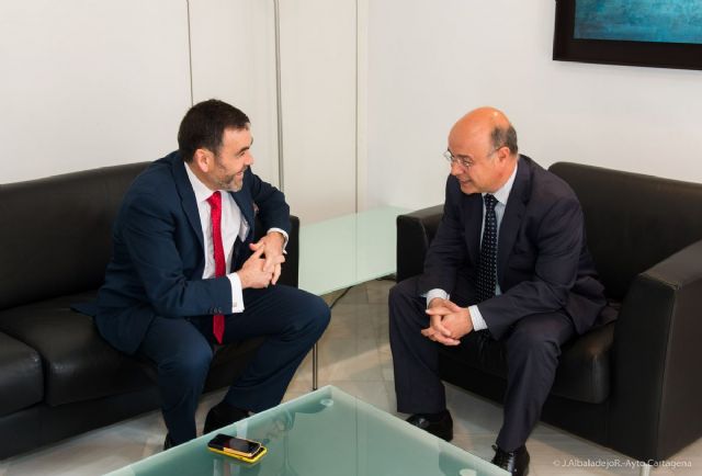 Podecasa, la Casa del Niño o los presupuestos de la Comunidad, temas tratados en la reunión de López y el consejero de Hacienda - 3, Foto 3