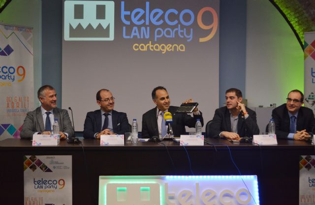 Jugadores profesionales de deportes electrónicos y una escape room gratuita en la Teleco LAN Party 9 - 2, Foto 2