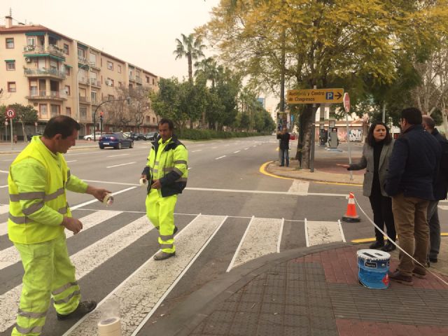 Tráfico ejecuta las obras de remarcado de una treintena de grandes avenidas para mejorar la seguridad vial - 1, Foto 1