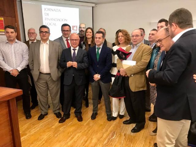 La FMRM celebra unas jornadas sobre financiación local para reclamar una ley regional que de estabilidad a los ayuntamientos, Foto 1