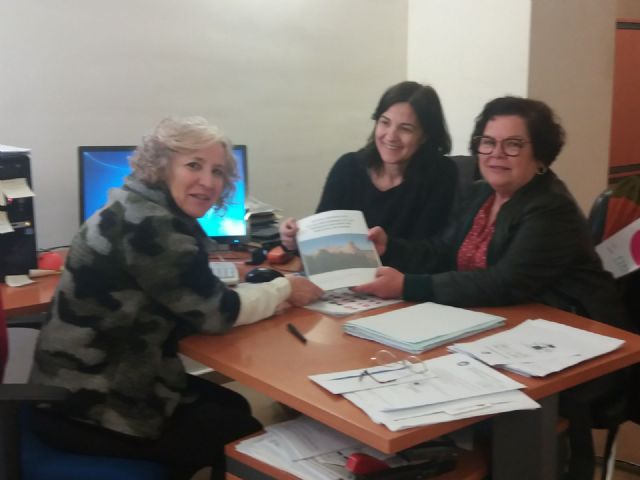 El Ayuntamiento recibe un estudio con propuestas para mejorar la situación de las personas mayores en Pliego - 2, Foto 2