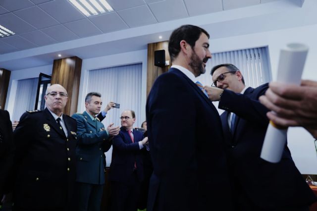 Diego Conesa distingue con las Medallas al Mérito de la Protección Civil a los coordinadores de las unidades de Los Alcázares, Mazarrón, San Javier y San Pedro - 3, Foto 3