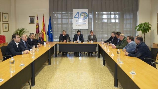 López Miras: Analizaremos coma por coma la Ley de Cambio Climático porque no vamos permitir un ataque más al Tajo-Segura - 2, Foto 2