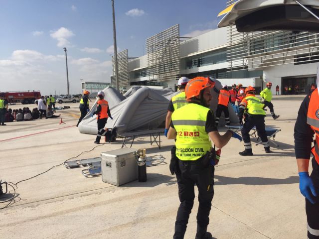 Protección Civil Torre Pacheco interviene en el simulacro de accidente en el aeropuerto de Corvera - 1, Foto 1