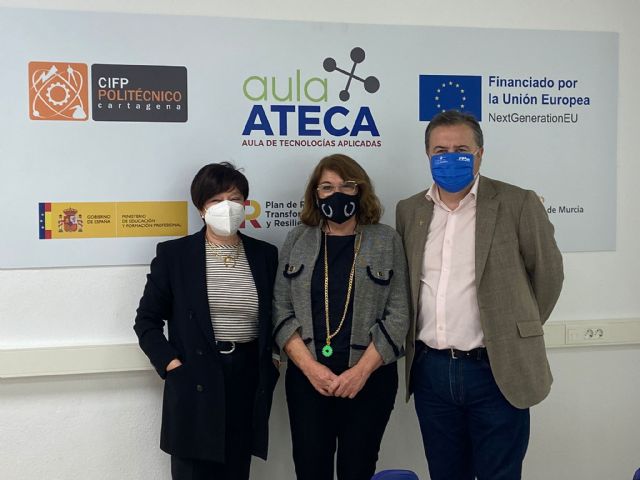 Educación inaugura la primera aula de tecnología aplicada AtecA - 1, Foto 1