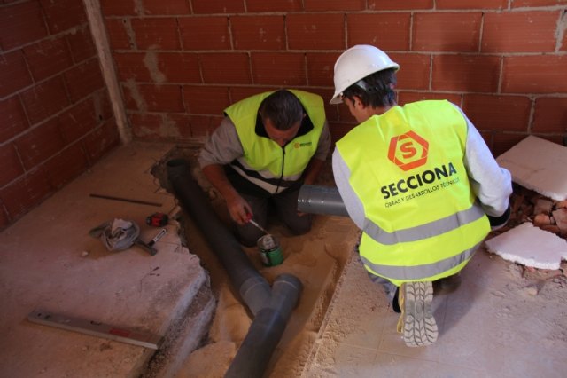 En marcha las obras de renovacin y reforma de los vestuarios del complejo deportivo Guadalentn, Foto 2