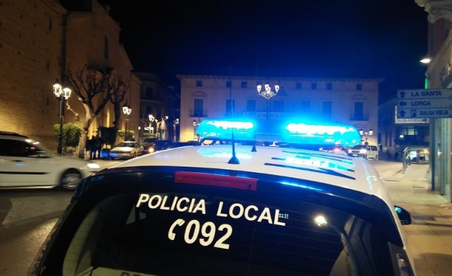Agentes de la Policía Local de Totana y de Lorca detienen a una persona en una actuación conjunta tras una persecución