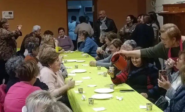 La Asociación de Amas de Casa celebra la Noche de Reventón - 1, Foto 1