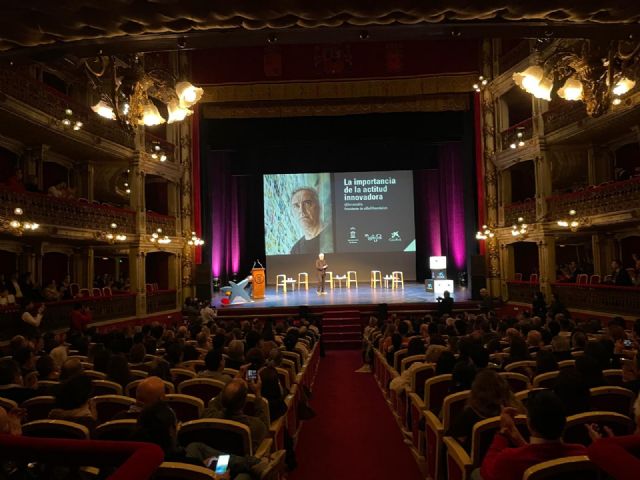Más de 650 personas acuden al Teatro Romea a una jornada sobre innovación protagonizada por Ferran Adrià - 4, Foto 4