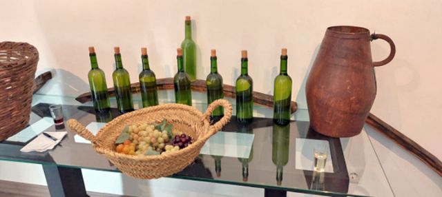 Excursión del Ateneo del Ateneo de Triana para conocer el proceso del Mosto en Bollullos de la Mitación - 2, Foto 2