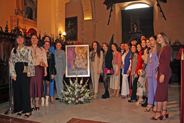 Sevilla. El Villanovence Felipe Herrero Rodero, pintó a la madre de Dios para la Cuaresma de Alcalá del Río - 1, Foto 1