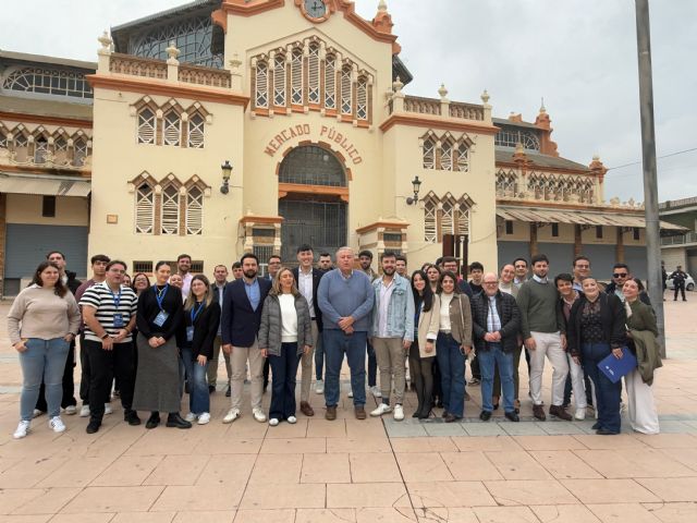 Landáburu asegura que los jóvenes que conforman NNGG de La Unión están comprometidos con una política basada en la gestión eficaz, la transparencia y la resolución de problema - 2, Foto 2