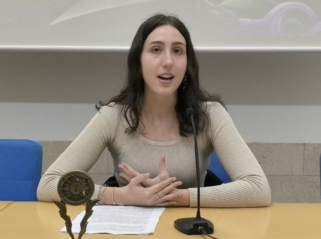 Alba Barqueros presentó su libro mostrando un viaje en el tiempo en el que la magia juega un papel clave - 3, Foto 3