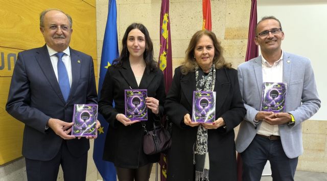 Alba Barqueros presentó su libro mostrando un viaje en el tiempo en el que la magia juega un papel clave - 5, Foto 5