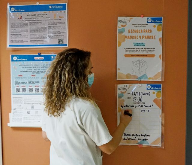 La Arrixaca impulsa una escuela para acompa&ntilde;ar a las familias tras el alta de sus beb�s, Foto 2