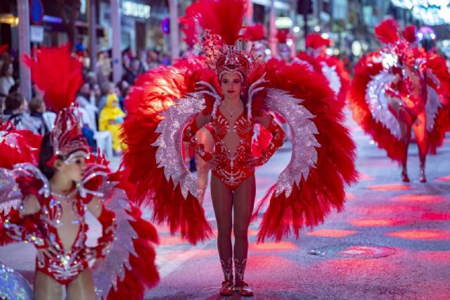 El desfile del Sábado de Piñata reúne a miles de personas en Cehegín en una jornada espectacular de Carnaval - 2, Foto 2