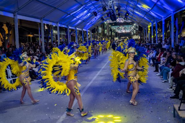 El desfile del Sábado de Piñata reúne a miles de personas en Cehegín en una jornada espectacular de Carnaval - 5, Foto 5