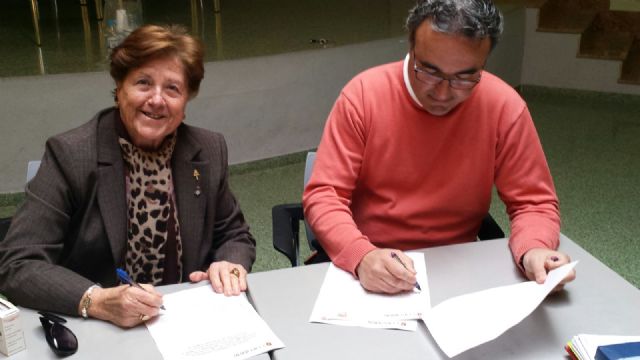 La Federación de Clubes de Personas Mayores y el Colegio de Podólogos firman un convenio con ventajas económicas - 1, Foto 1
