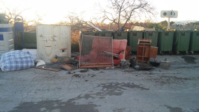 El mal uso de los puntos verdes pueden acarrear multas que llegan hasta los 12 mil euros - 1, Foto 1