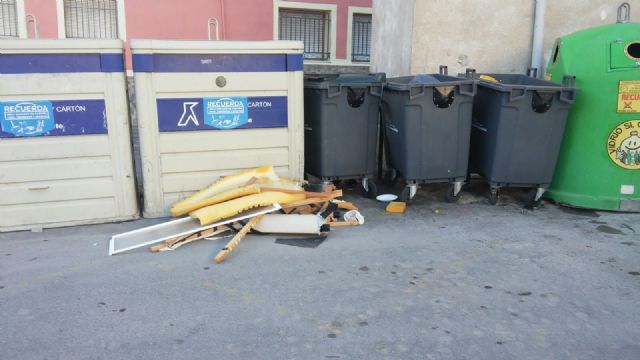 El mal uso de los puntos verdes pueden acarrear multas que llegan hasta los 12 mil euros - 2, Foto 2