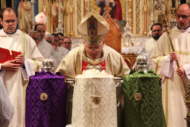 En la Misa Crismal, Mons. Lorca anima a los sacerdotes a ser “testigos fieles de la misericordia” - 3, Foto 3
