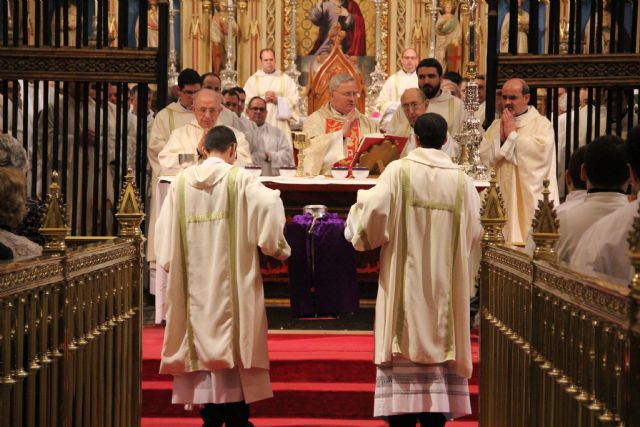 En la Misa Crismal, Mons. Lorca anima a los sacerdotes a ser “testigos fieles de la misericordia” - 5, Foto 5