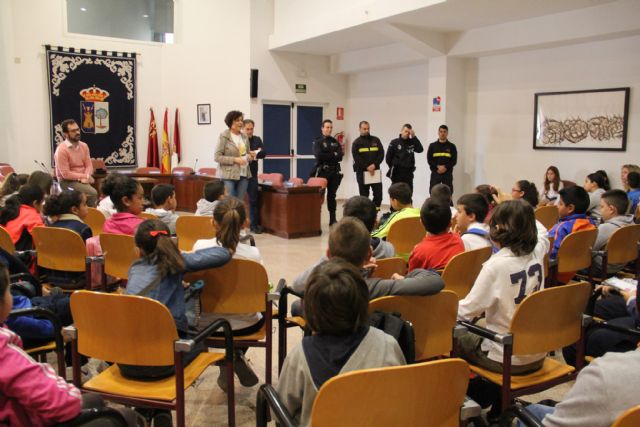 Los escolares visitan el Ayuntamiento de Puerto Lumbreras para conocer su funcionamiento - 2, Foto 2