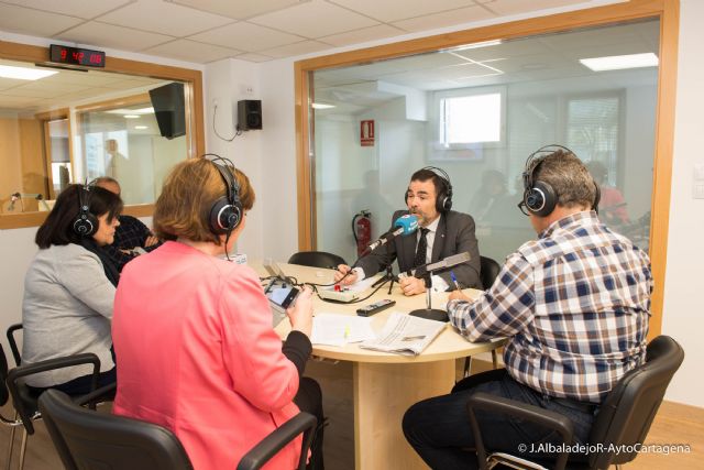 El alcalde visita las nuevas instalaciones de Onda Regional en Cartagena - 1, Foto 1