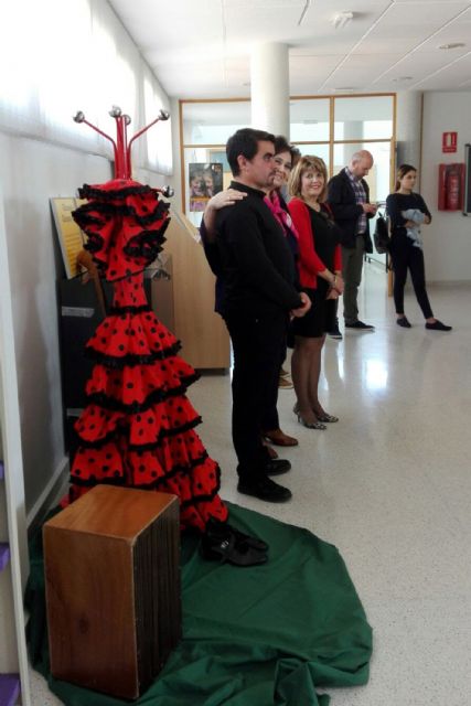 La comunidad gitana acerca a los escolares torreños su historia y cultura con una exposición - 2, Foto 2