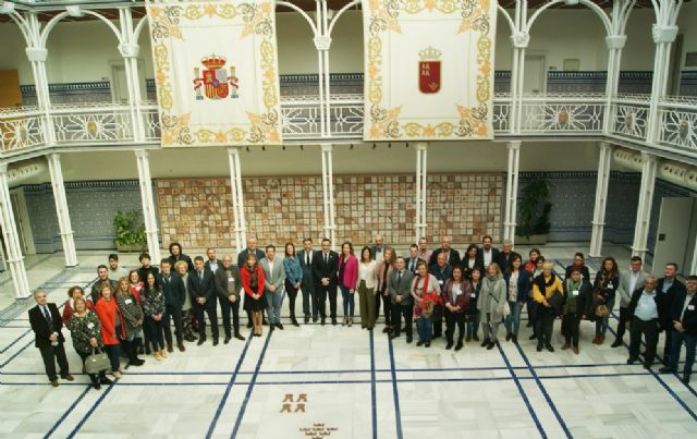 El PSOE celebra la aprobación de la Ley de gratuidad de libros de texto y lo califica de paso histórico para las familias y para la Región - 2, Foto 2