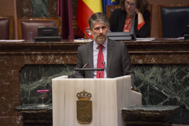 Víctor Martínez: Con la Ley de Gratuidad de los Libros de Texto le quitamos a las familias un impuesto que pagan cada mes de septiembre - 1, Foto 1