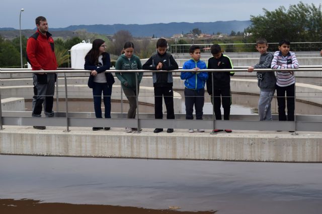 La campaña de buenas prácticas medioambientales urbanas lleva un año más a los escolares torreños a la EDAR - 3, Foto 3