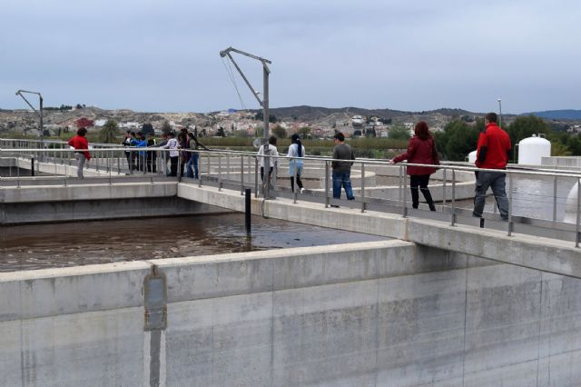 La campaña de buenas prácticas medioambientales urbanas lleva un año más a los escolares torreños a la EDAR - 4, Foto 4
