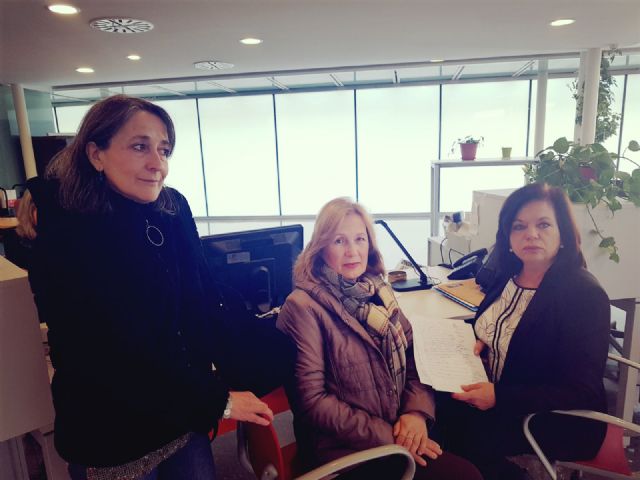 Vecinos del Barrio de Los Arocas, de Puente Tocinos protestan por el intento de instalar una antena de telefonía - 1, Foto 1