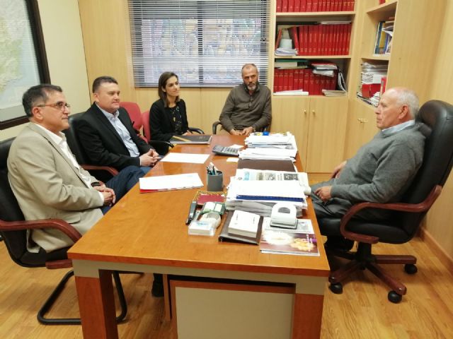 Serrano busca una colaboración codo con codo con la Junta de Hacendados para lograr una recuperación definitiva y plena de la histórica red de regadío - 1, Foto 1