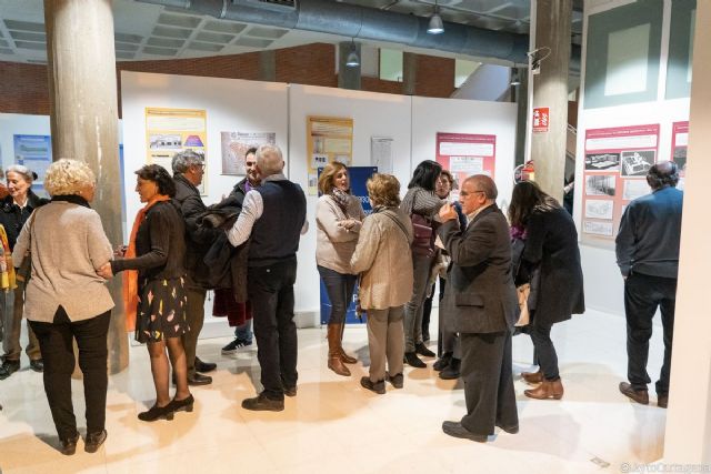 El IES Isaac Peral expone su medio siglo en el Luzzy - 1, Foto 1