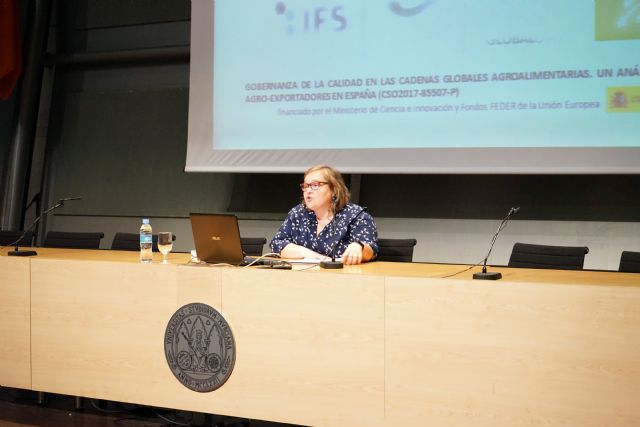 La Universidad de Murcia acoge una conferencia sobre las cadenas de producción agroalimentarias en Murcia - 1, Foto 1