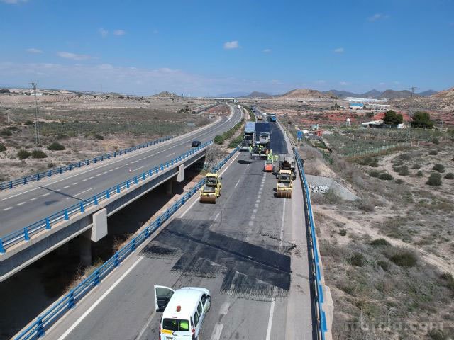 Mejoran la seguridad vial de los 13.000 usuarios que diariamente transitan por la autovía que une Totana con Mazarrón, Foto 1