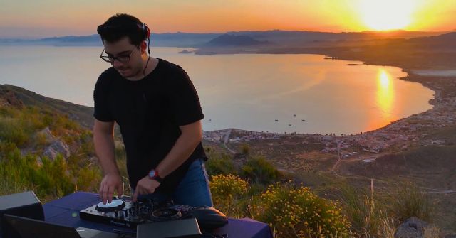 De ser promesa ciclista a DJ - 1, Foto 1