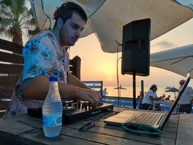 De ser promesa ciclista a DJ - 2, Foto 2