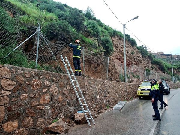 La concejalía de Emergencias y Protección Civil de Lorca establece un servicio extraordinario de retén ante el aviso amarillo por lluvias para mañana miércoles en el municipio - 1, Foto 1