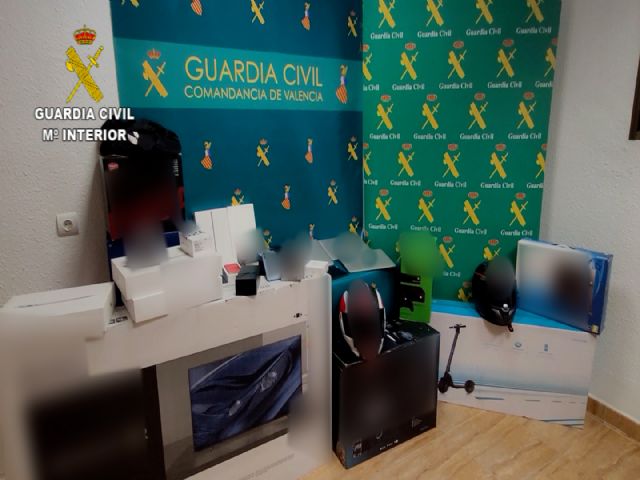 La Guardia Civil desarticula un grupo criminal que había estafado más de 2.000.000 de euros en 32 provincias del país - 2, Foto 2